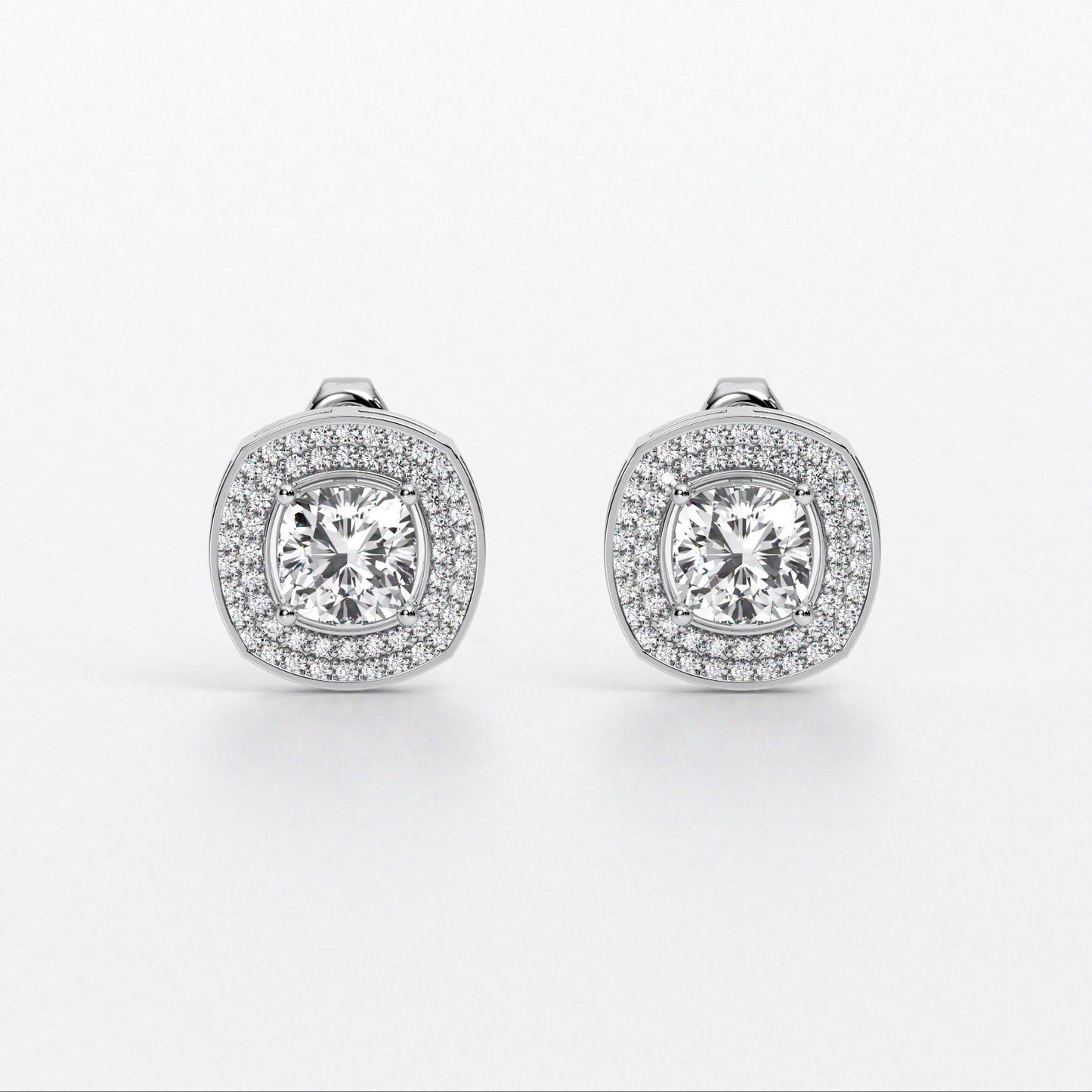Pendientes de oro de 18K con diamante talla cushion y halo de diamantes