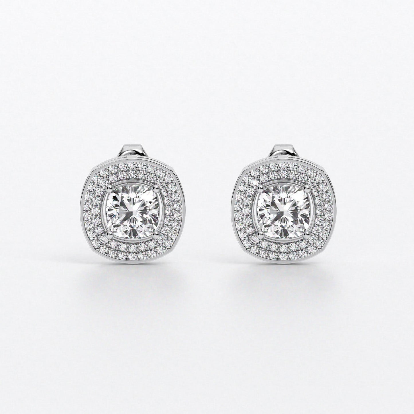 Pendientes de oro de 18K con diamante talla cushion y halo de diamantes