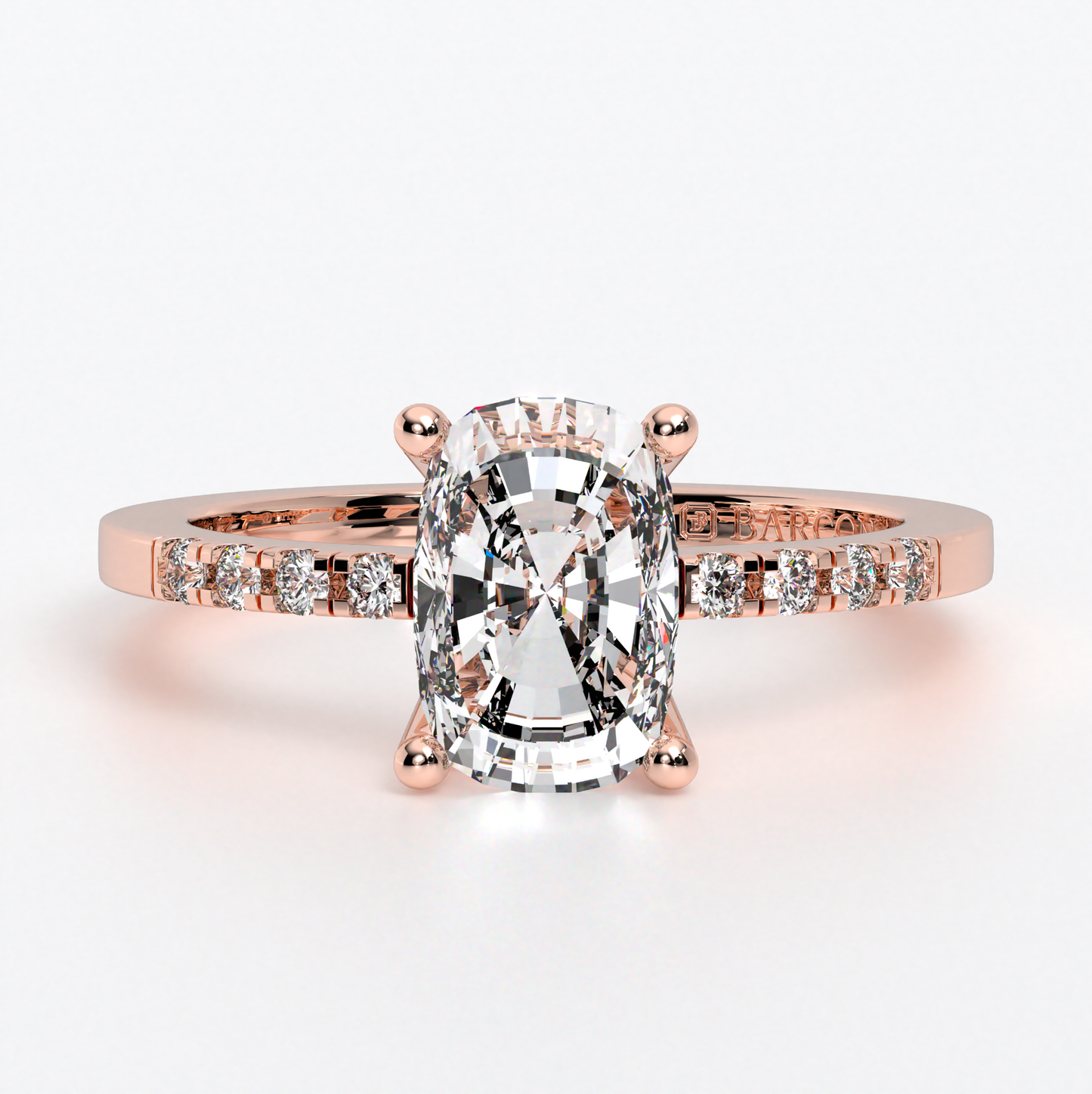 Anillo de oro blanco de 18 K con diamante central talla oval y un aro de diamantes laterales
