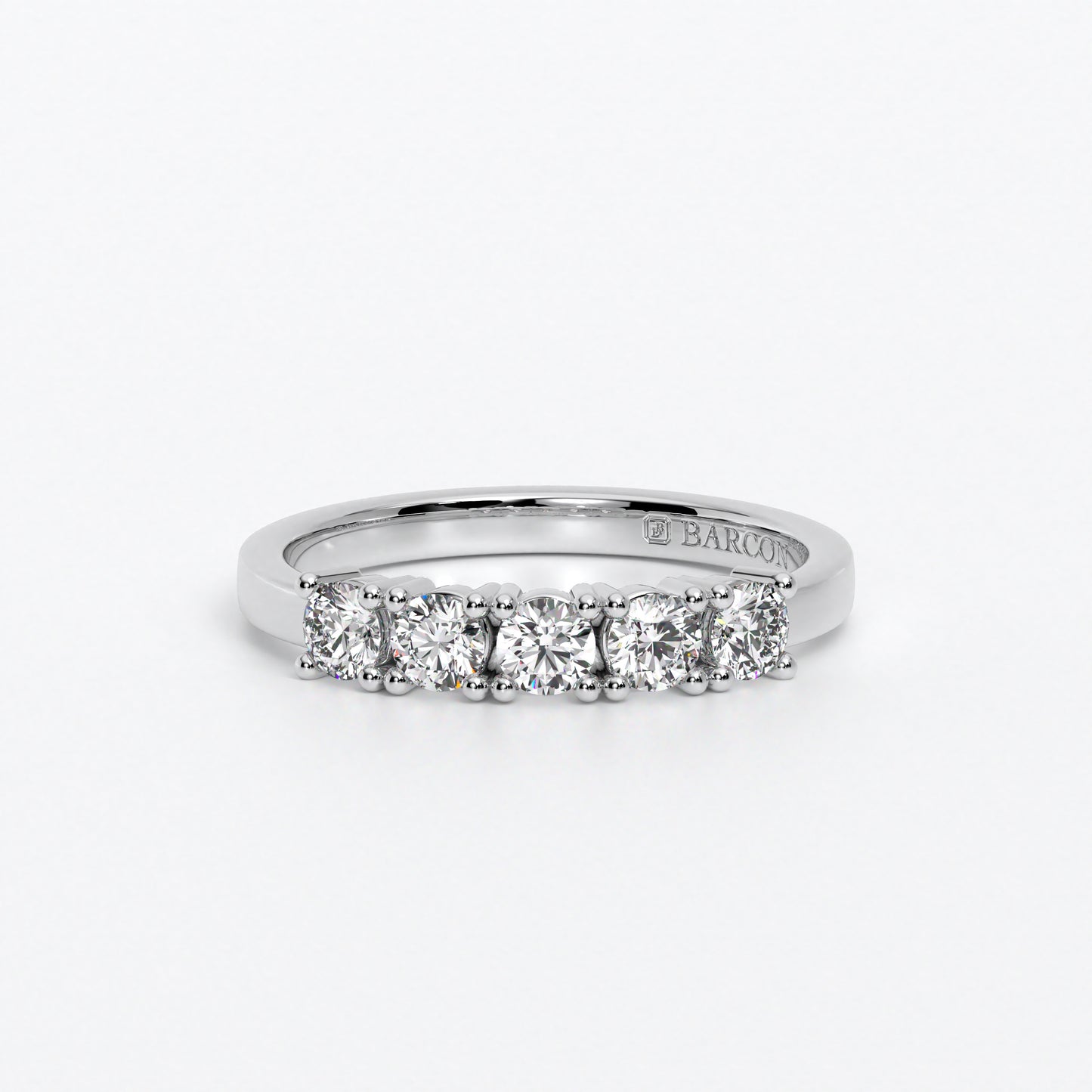 Anillo cinquillo con diamantes en oro de 18 quilates