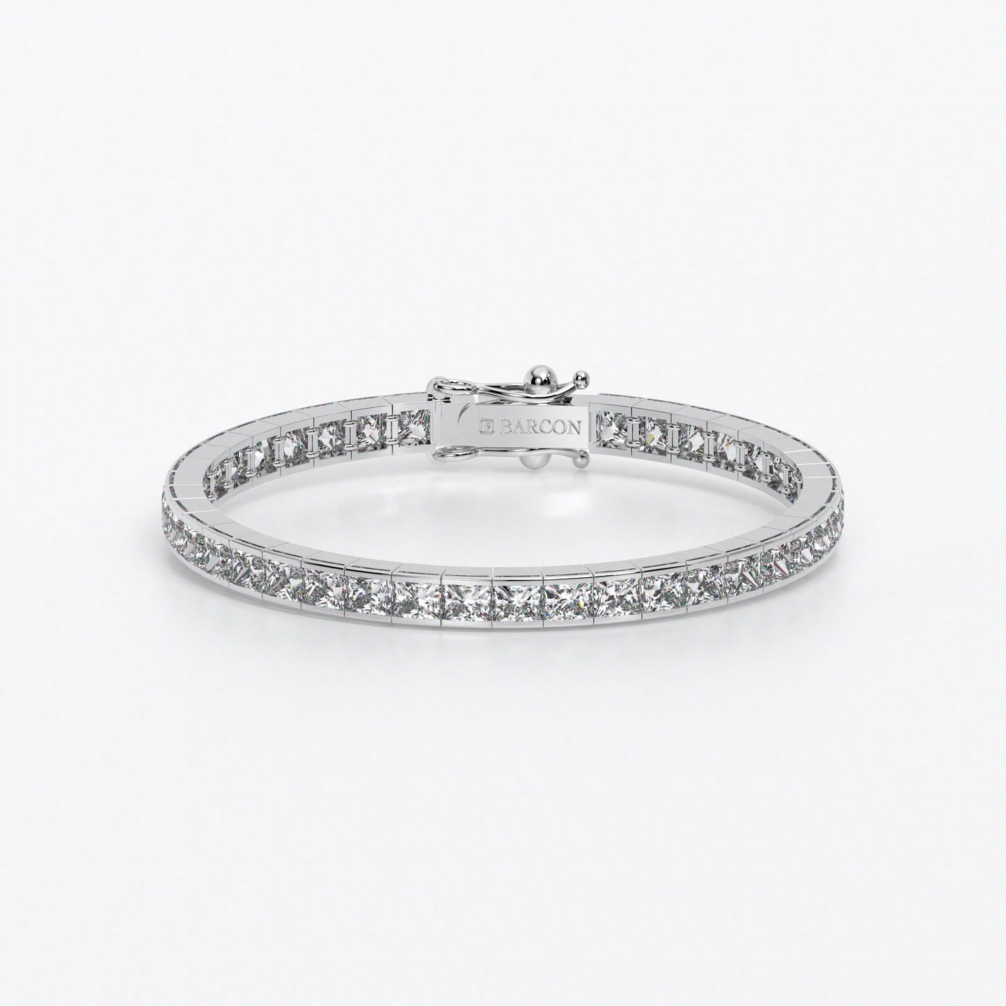 Rivière de oro de 18k con diamantes en talla princesa