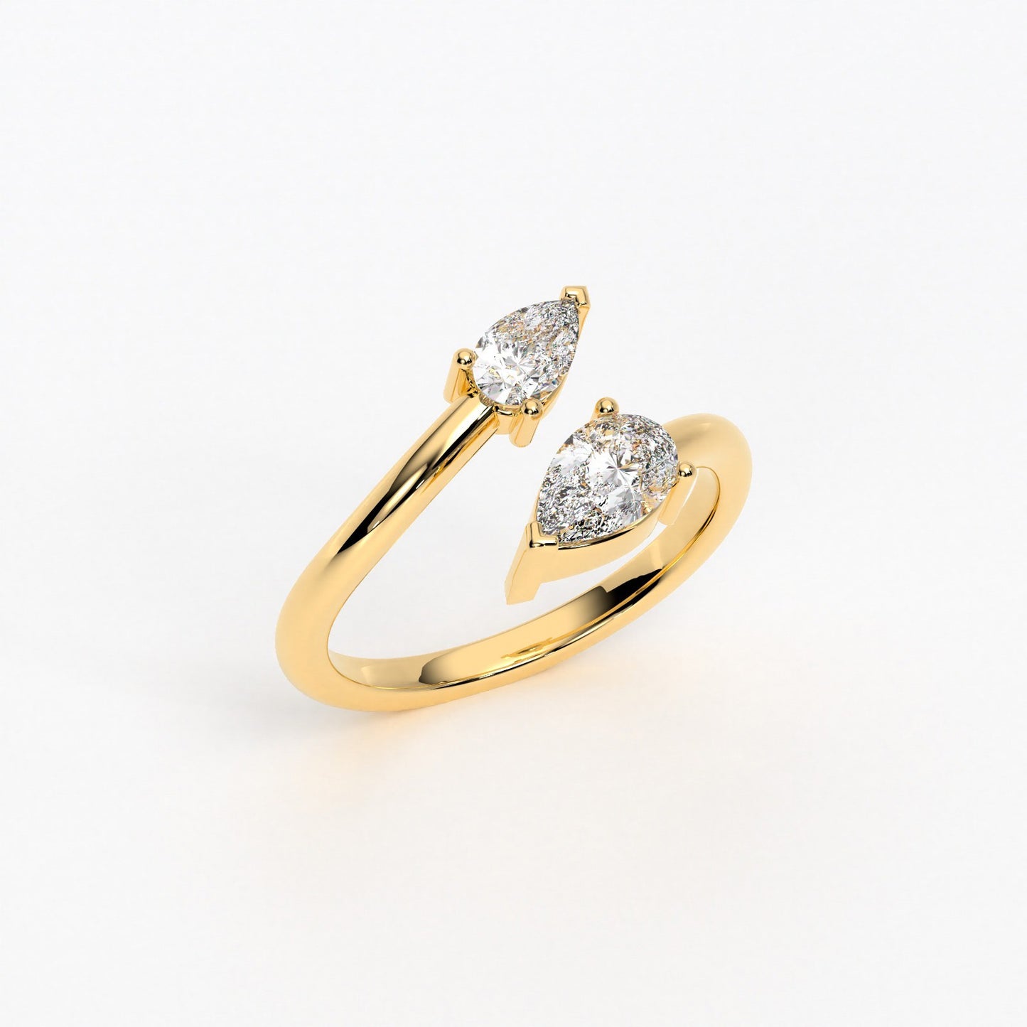 Anillo de oro de 18K con diamantes talla pera