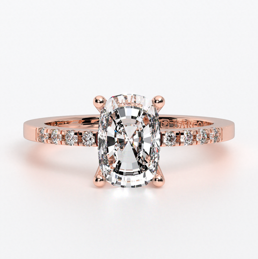 Anillo de oro blanco de 18 K con diamante central talla oval y un aro de diamantes laterales