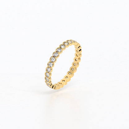 Alianza infinity de oro de 18K con diamantes blancos