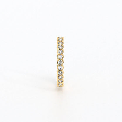 Alianza infinity de oro de 18K con diamantes blancos