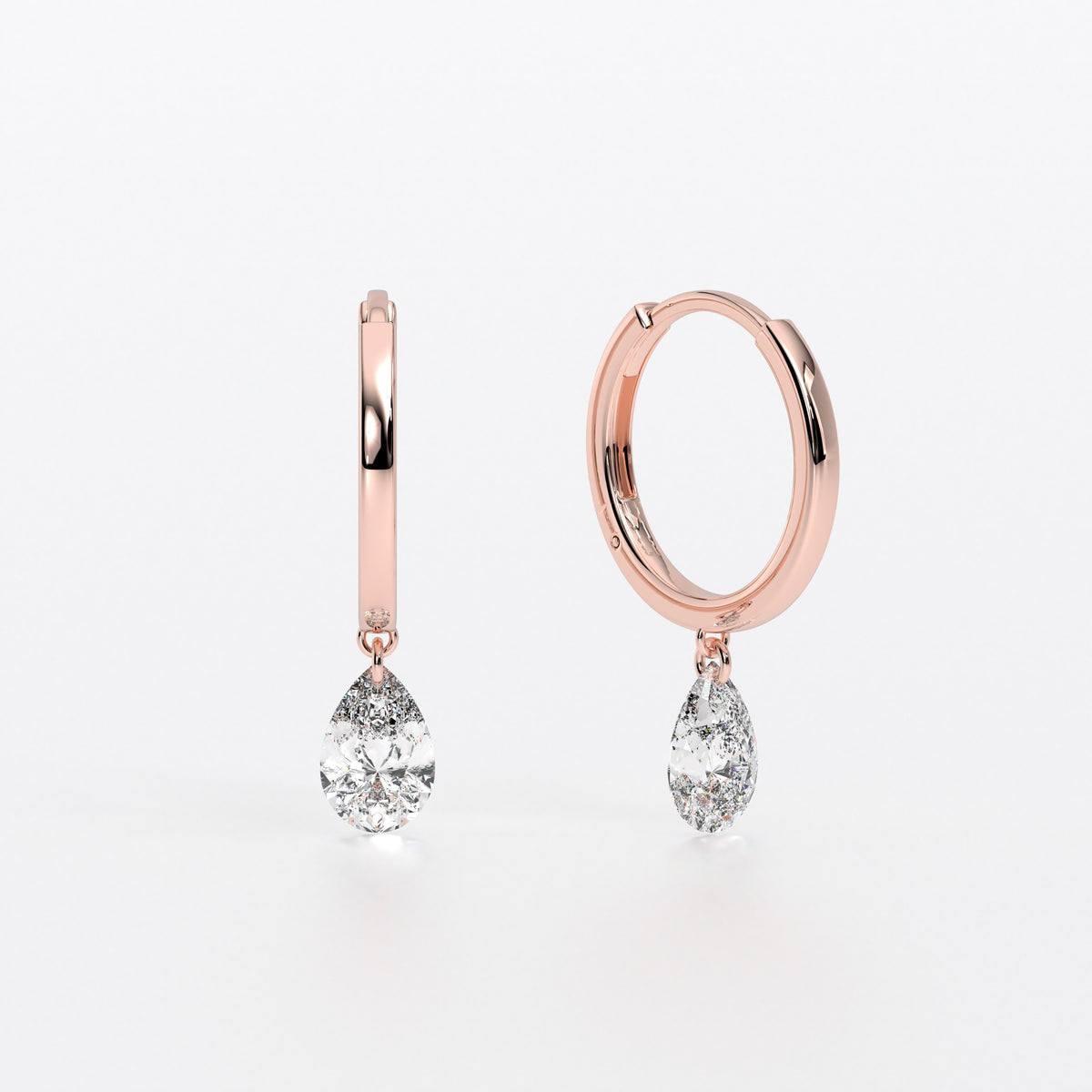 Pendientes de oro de 18K con diamantes de laboratorio talla pera perforados de 1 ct