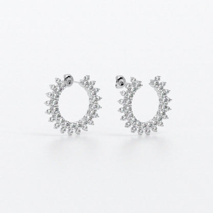 Pendientes con diseño circular de diamantes de oro blanco de 18K