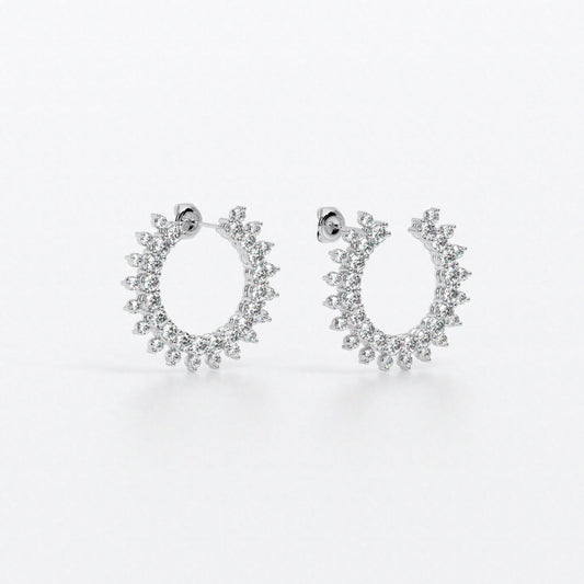 Pendientes con diseño circular de diamantes de oro blanco de 18K