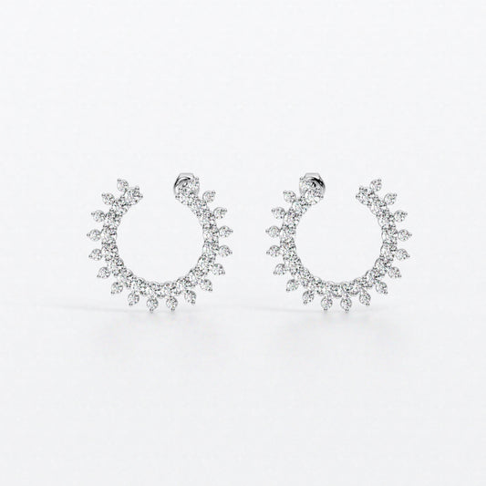 Pendientes con diseño circular de diamantes de oro blanco de 18K