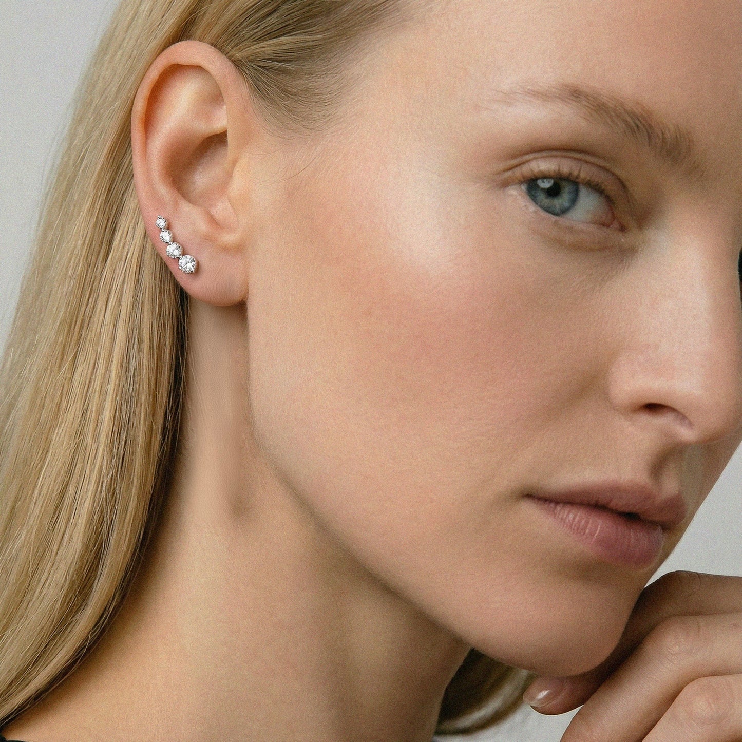Pendientes degradé de oro de 18k con diamantes blancos